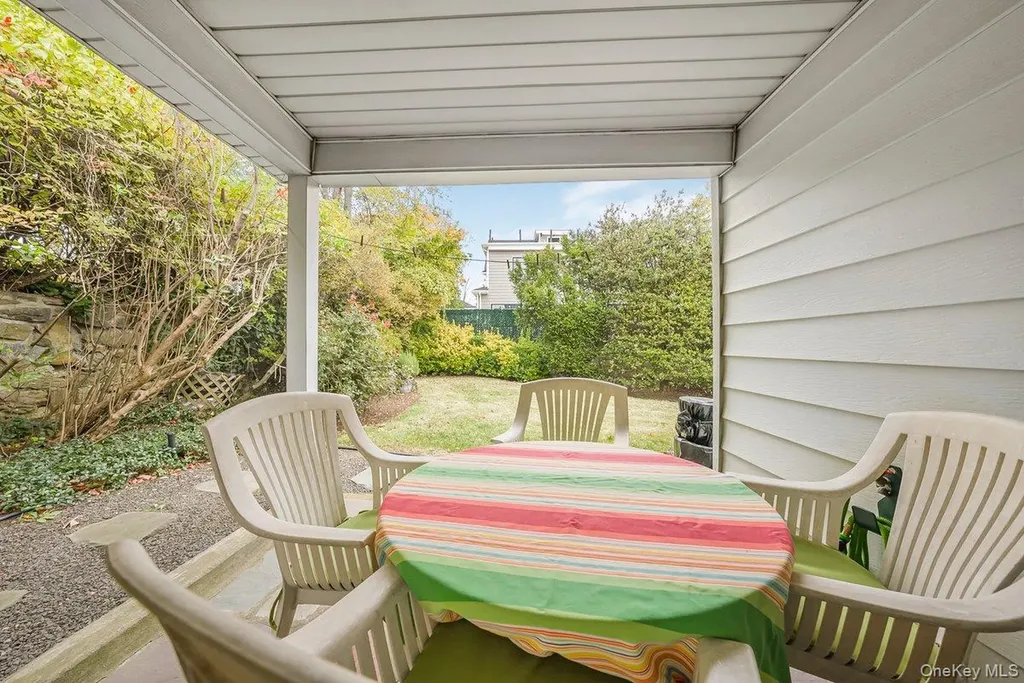 21 Huntington Drive Yonkers NY 10704