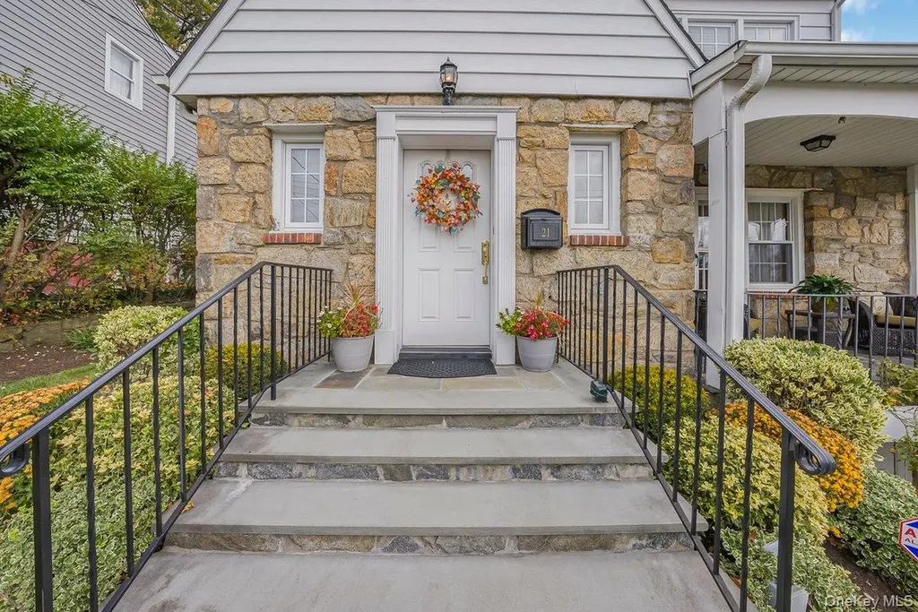 21 Huntington Drive Yonkers NY 10704