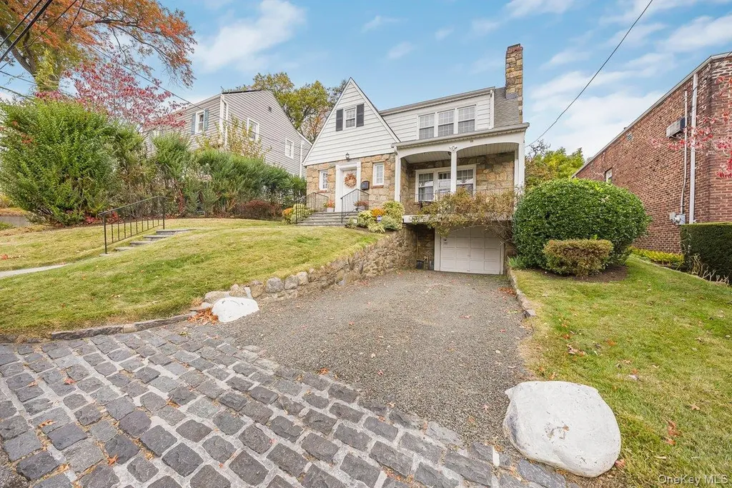 21 Huntington Drive Yonkers NY 10704