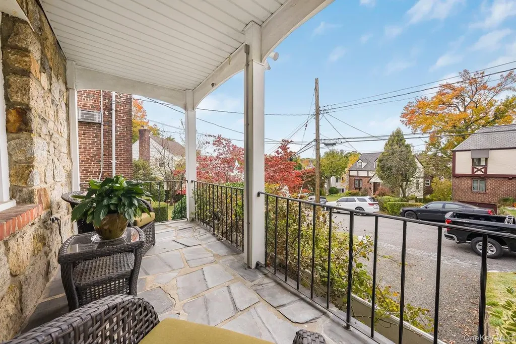 21 Huntington Drive Yonkers NY 10704