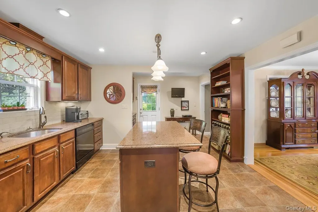 21 Huntington Drive Yonkers NY 10704