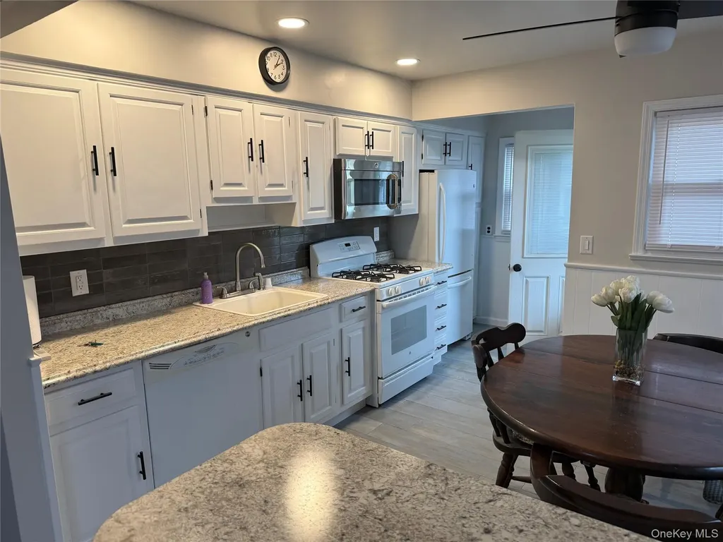 273 Mott Avenue Lawrence NY 11559