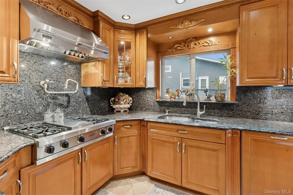 615 E State Street Long Beach NY 11561