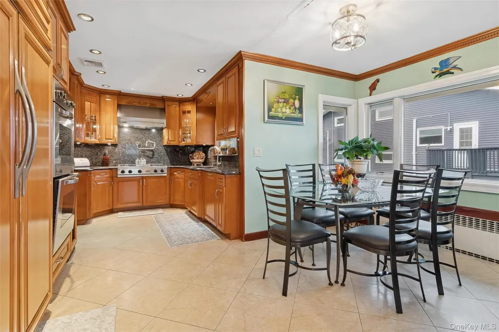 615 E State Street Long Beach NY 11561