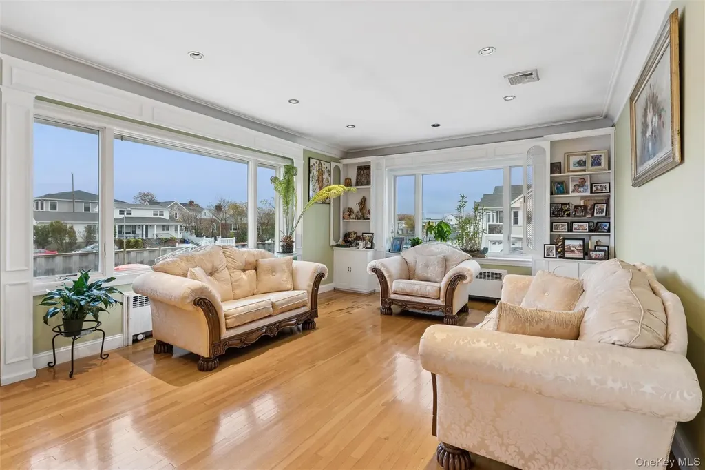 615 E State Street Long Beach NY 11561