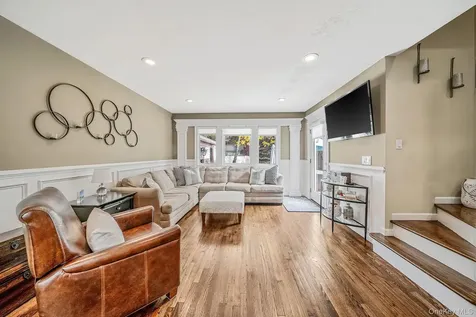 785 Franklyn Avenue Bohemia NY 11716