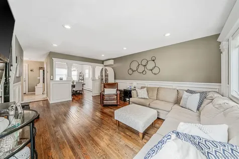 785 Franklyn Avenue Bohemia NY 11716