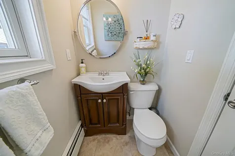 785 Franklyn Avenue Bohemia NY 11716