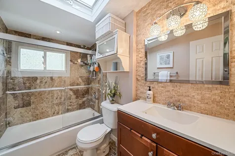 785 Franklyn Avenue Bohemia NY 11716