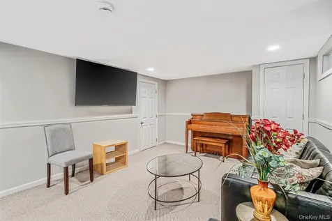 785 Franklyn Avenue Bohemia NY 11716