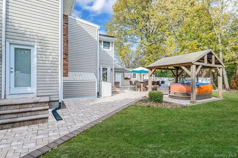 785 Franklyn Avenue Bohemia NY 11716