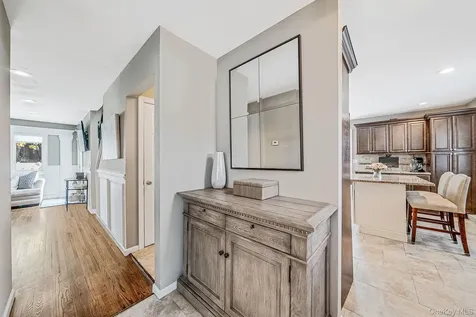 785 Franklyn Avenue Bohemia NY 11716