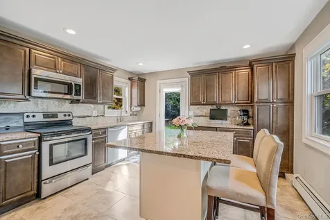 785 Franklyn Avenue Bohemia NY 11716