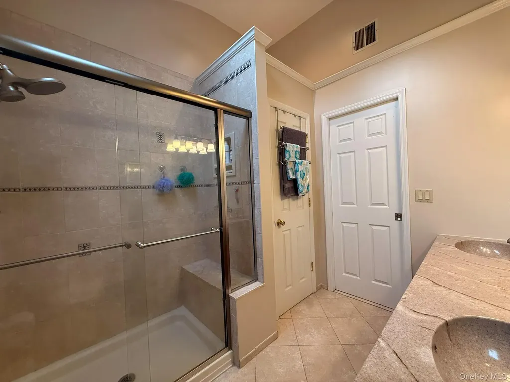 40 Winnecomac Circle Kings Park NY 11754