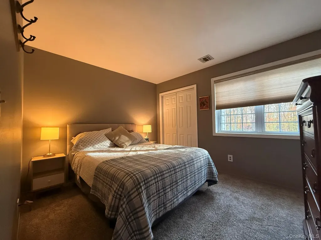 40 Winnecomac Circle Kings Park NY 11754