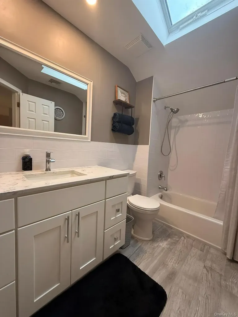 40 Winnecomac Circle Kings Park NY 11754