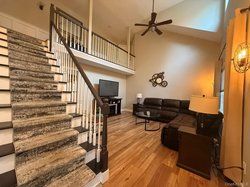 40 Winnecomac Circle Kings Park NY 11754