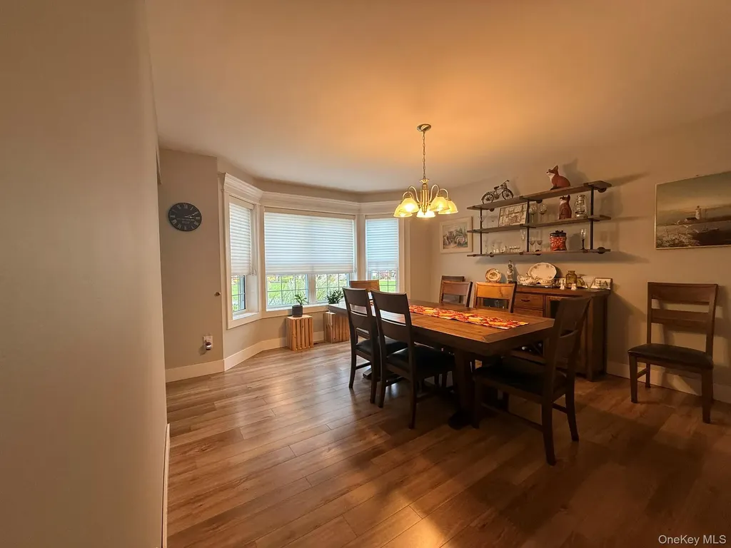 40 Winnecomac Circle Kings Park NY 11754