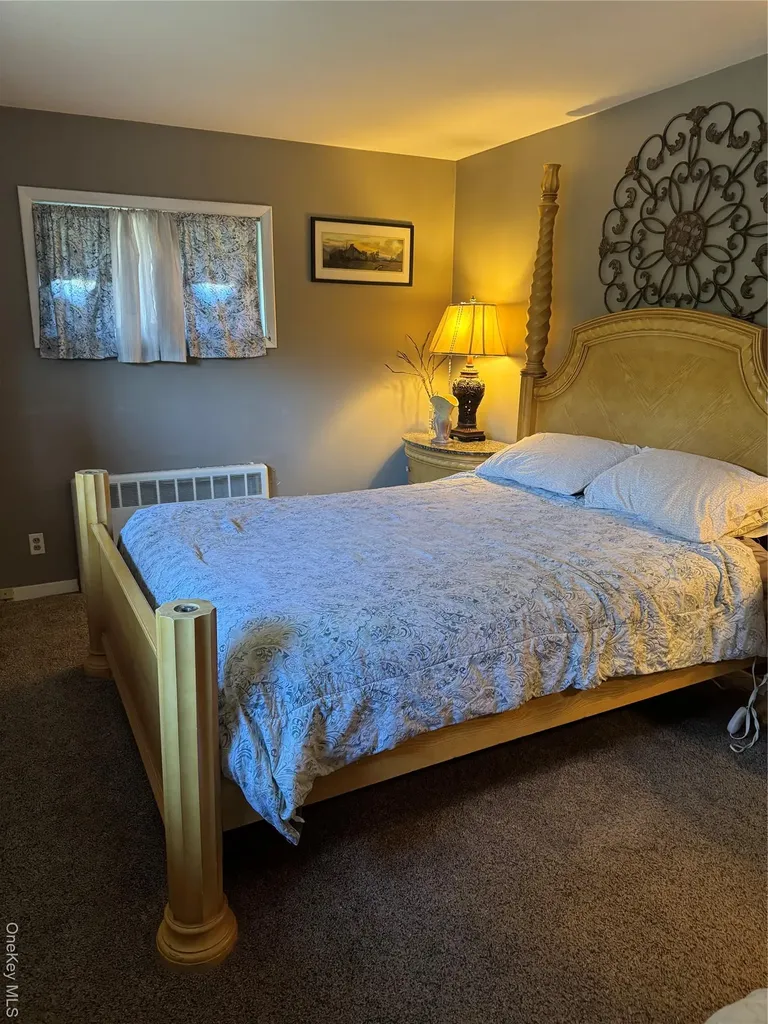 1 Glades Way Halesite NY 11743