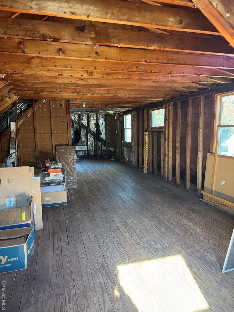 1 Glades Way Halesite NY 11743