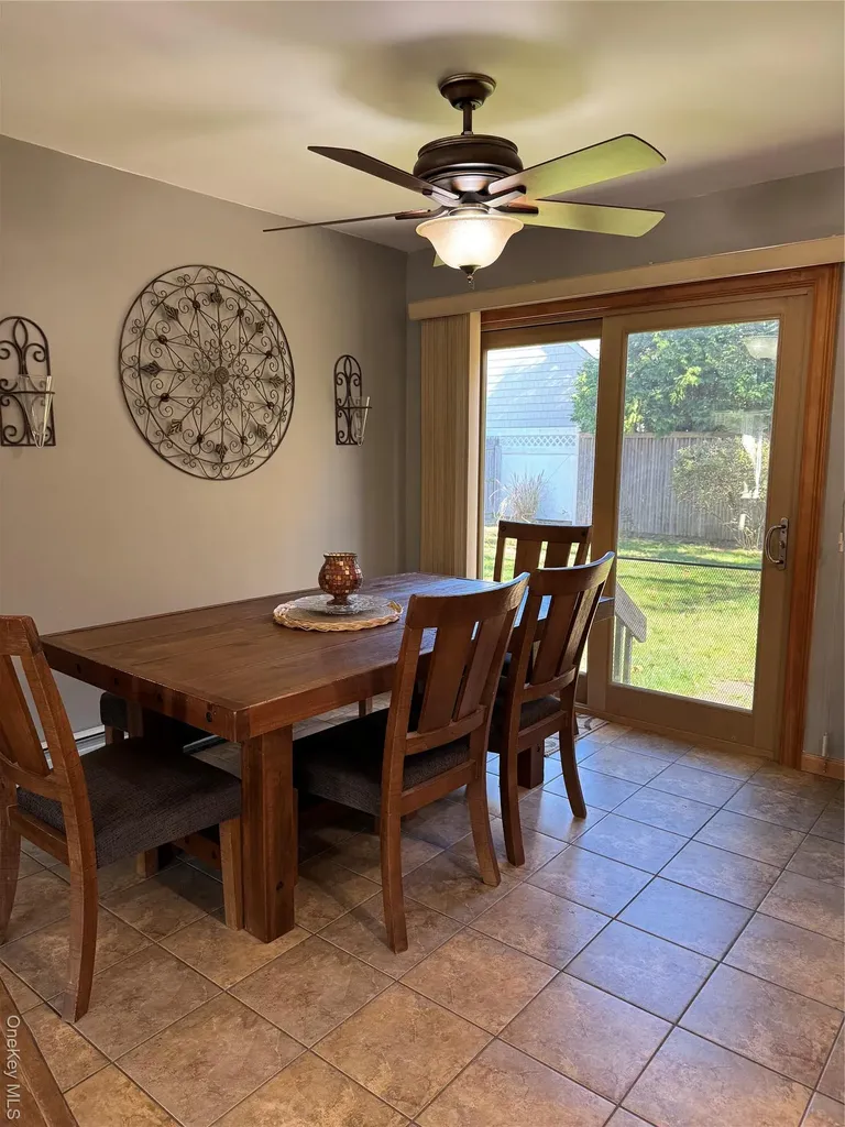 1 Glades Way Halesite NY 11743