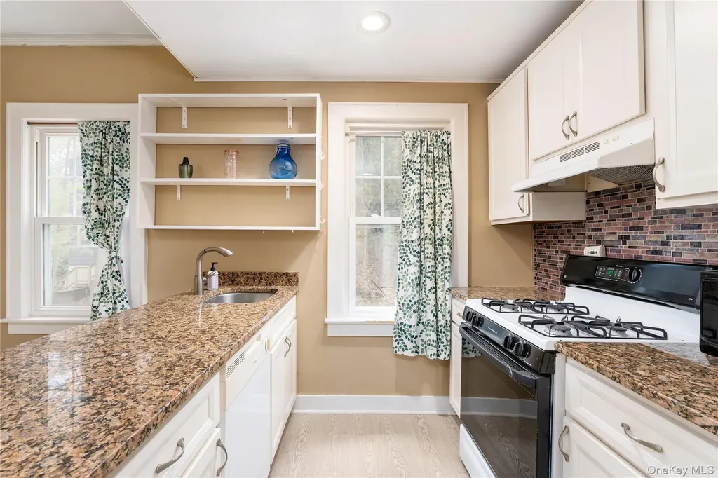 20 Stony Road Stony Brook NY 11790