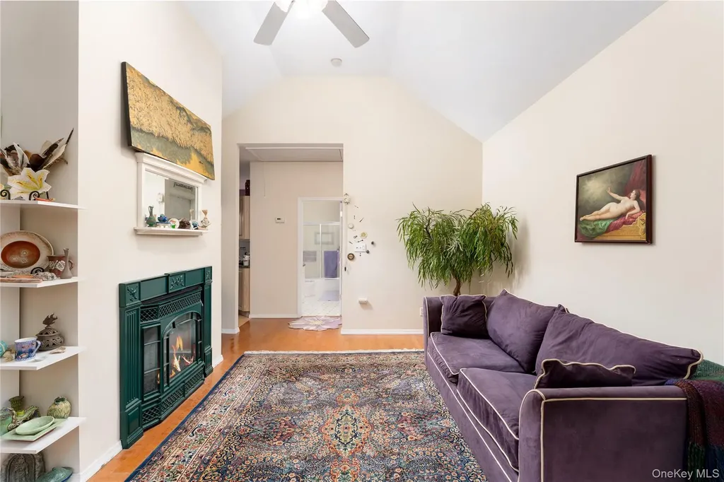 20 Stony Road Stony Brook NY 11790