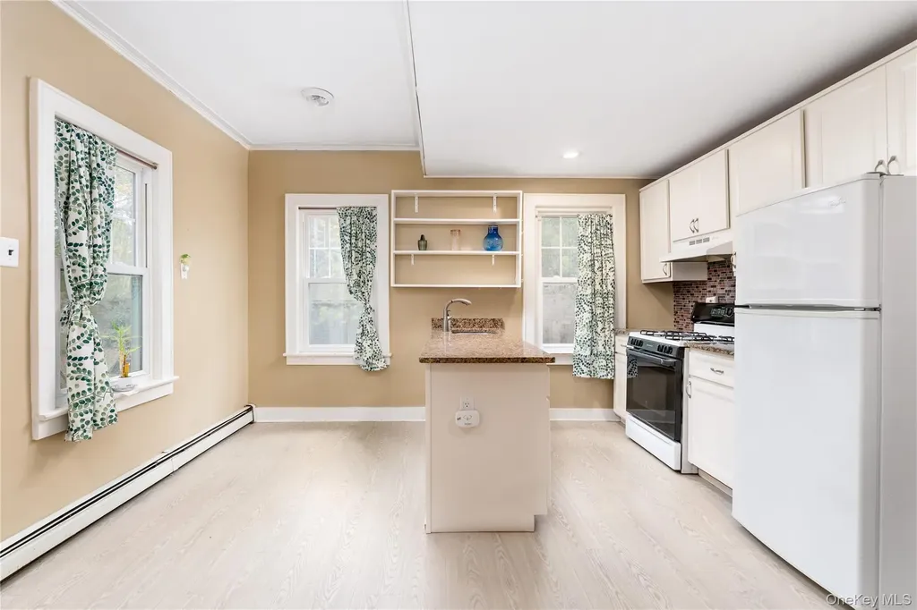 20 Stony Road Stony Brook NY 11790