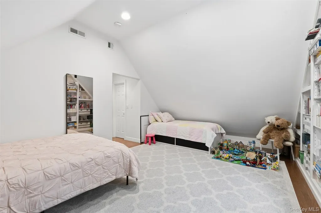 21 Spring House Road Pound Ridge NY 10576