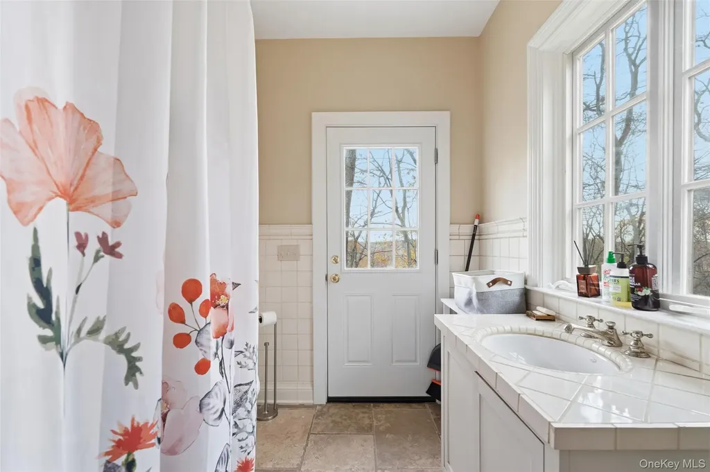 21 Spring House Road Pound Ridge NY 10576