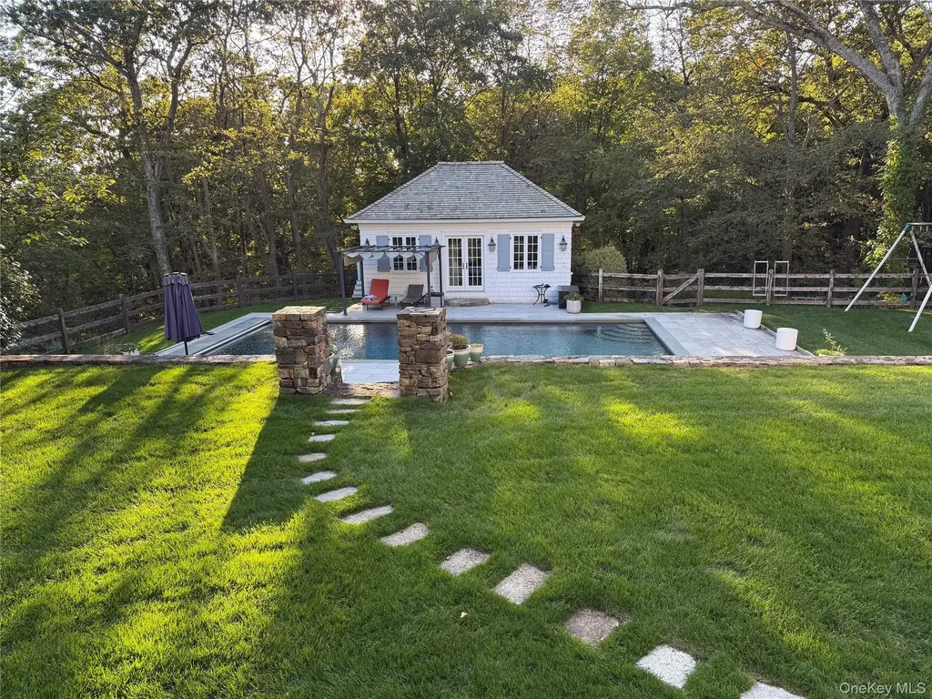 21 Spring House Road Pound Ridge NY 10576