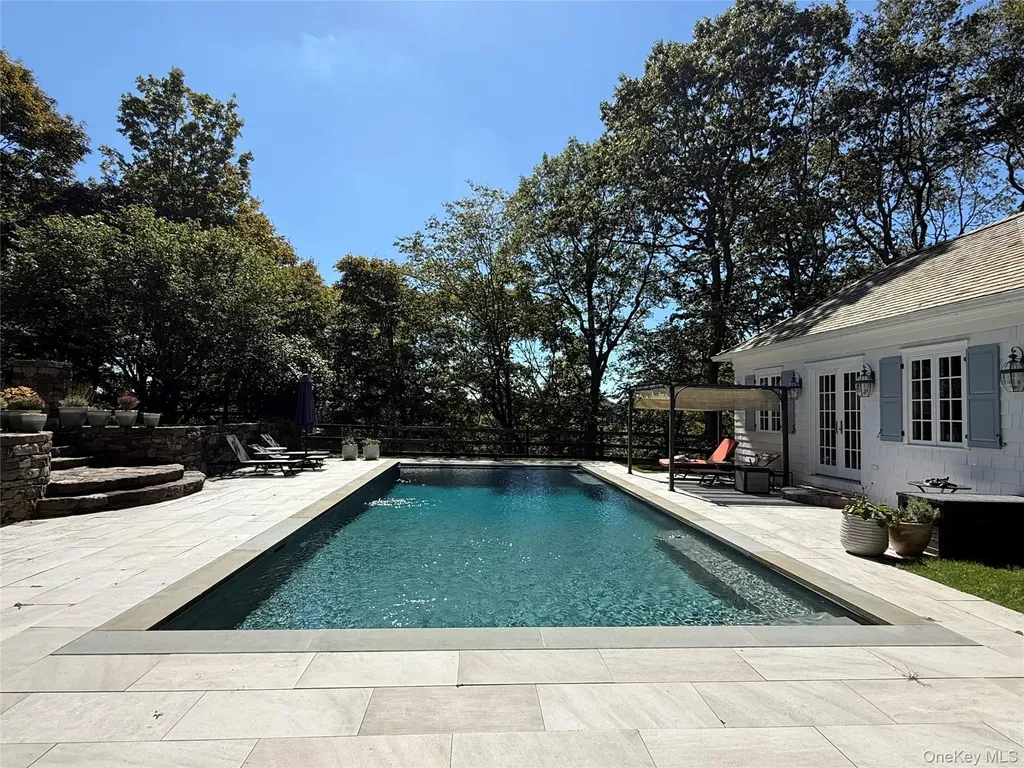 21 Spring House Road Pound Ridge NY 10576