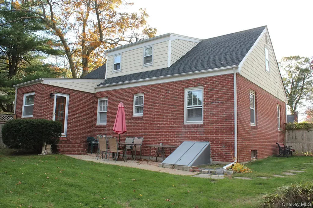 7 Okleigh Place Northport NY 11768