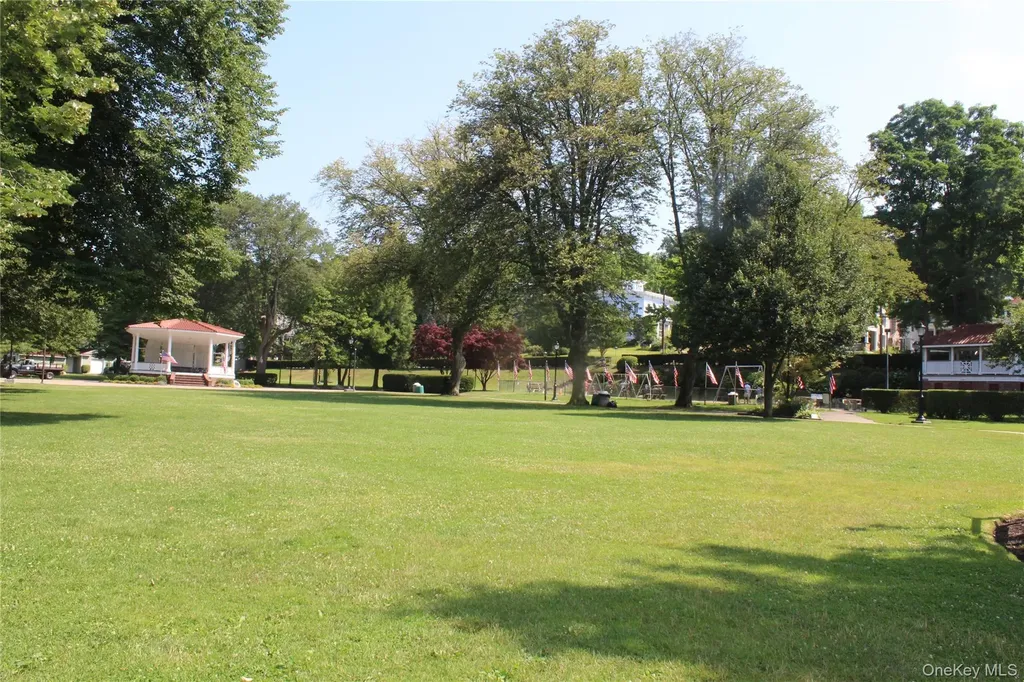 7 Okleigh Place Northport NY 11768