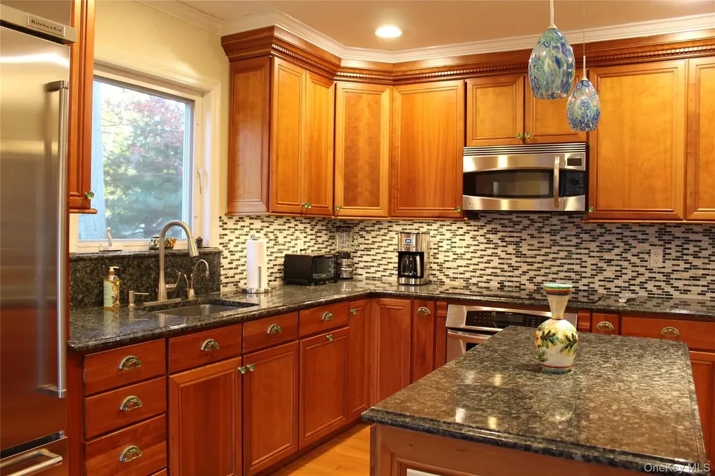 7 Okleigh Place Northport NY 11768