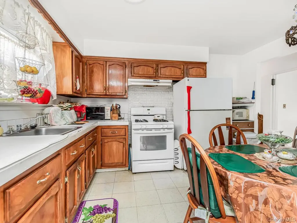 3312 Edson Avenue Bronx NY 10469