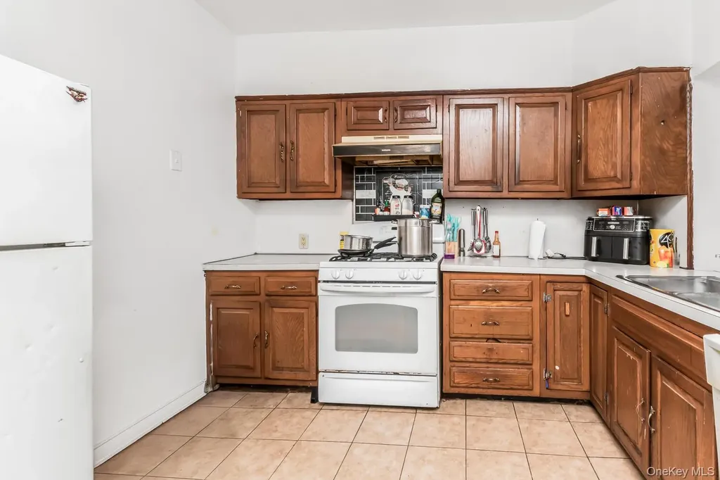 32 Alexander Avenue Yonkers NY 10704