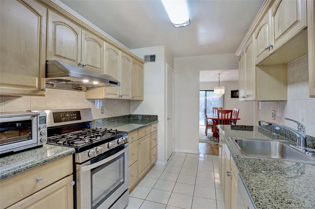 44 Old Lake Road Congers NY 10920