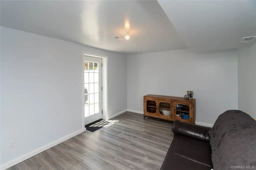 36 Marian Court Warwick NY 10990