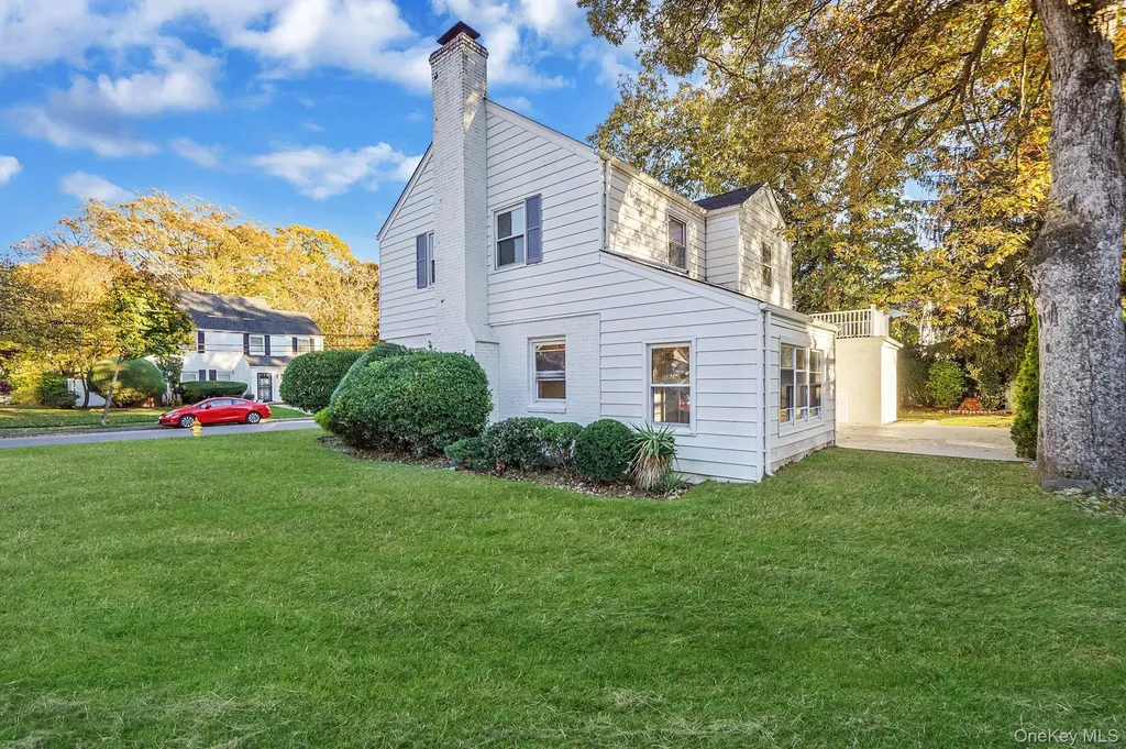 25 Oxford Drive Freeport NY 11520
