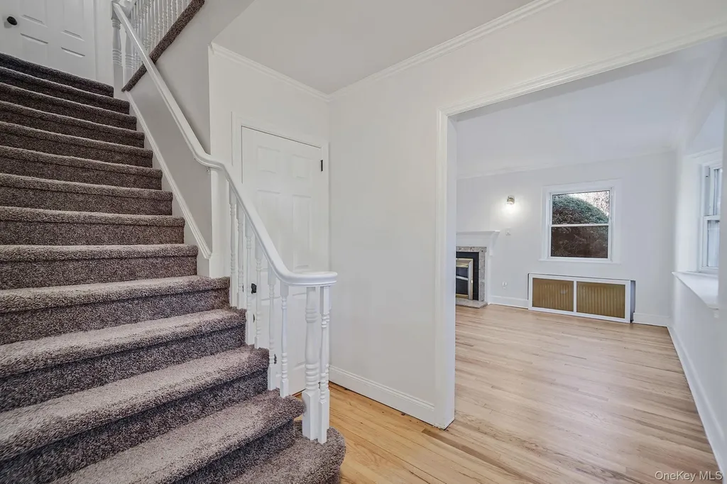 25 Oxford Drive Freeport NY 11520