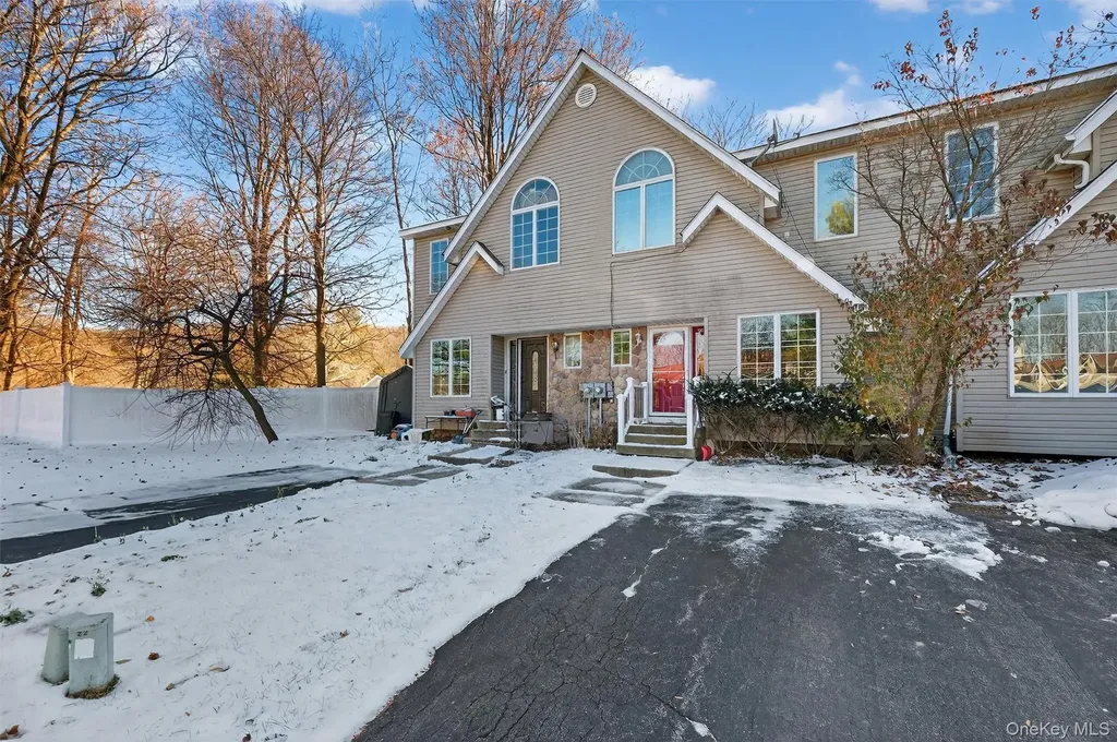 90 Roundtree Court Beacon NY 12508