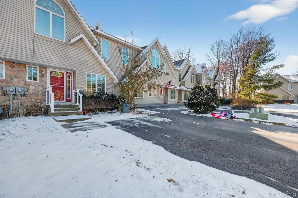 90 Roundtree Court Beacon NY 12508