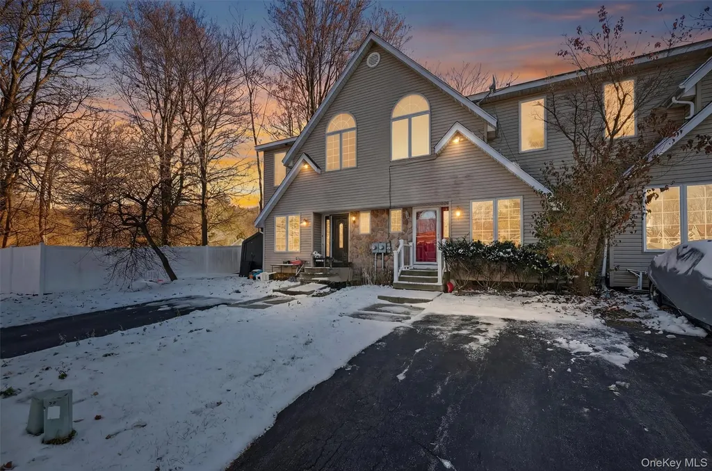 90 Roundtree Court Beacon NY 12508