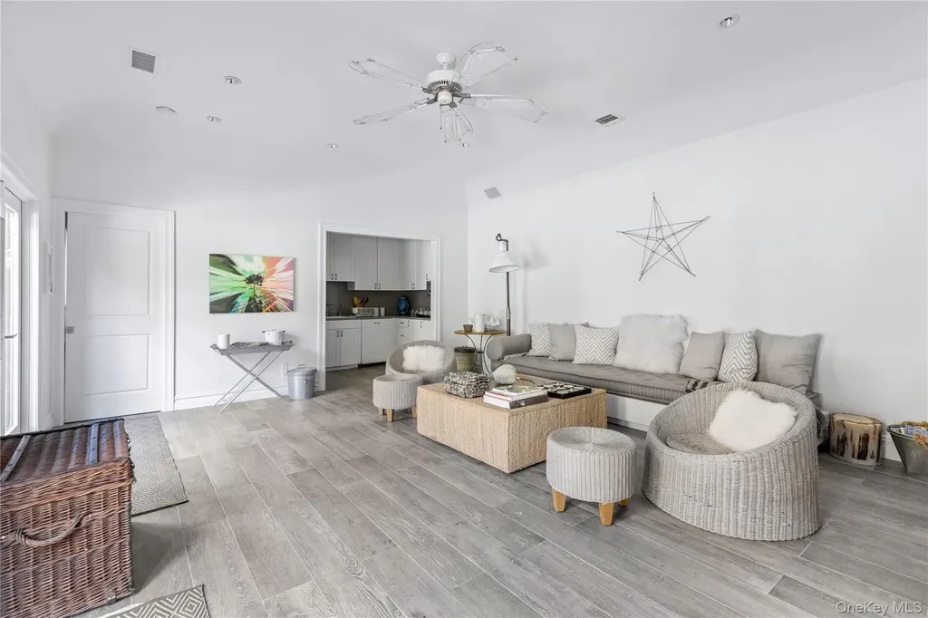 25 Soundview Lane Sands Point NY 11050