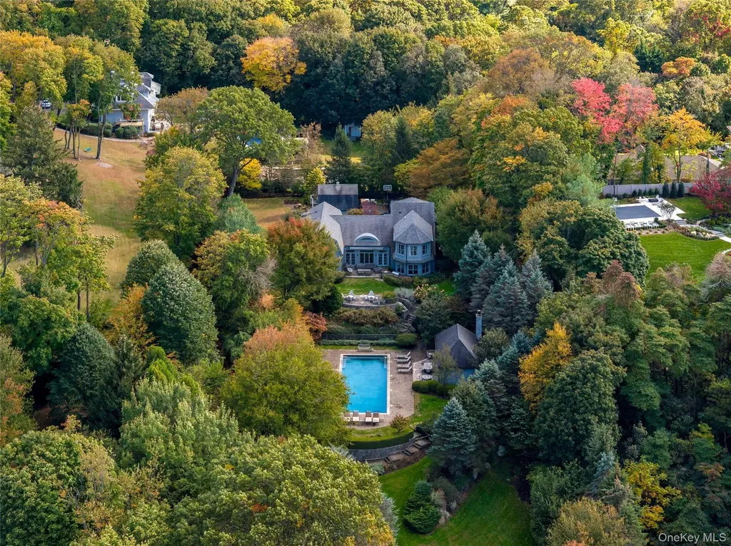 25 Soundview Lane Sands Point NY 11050