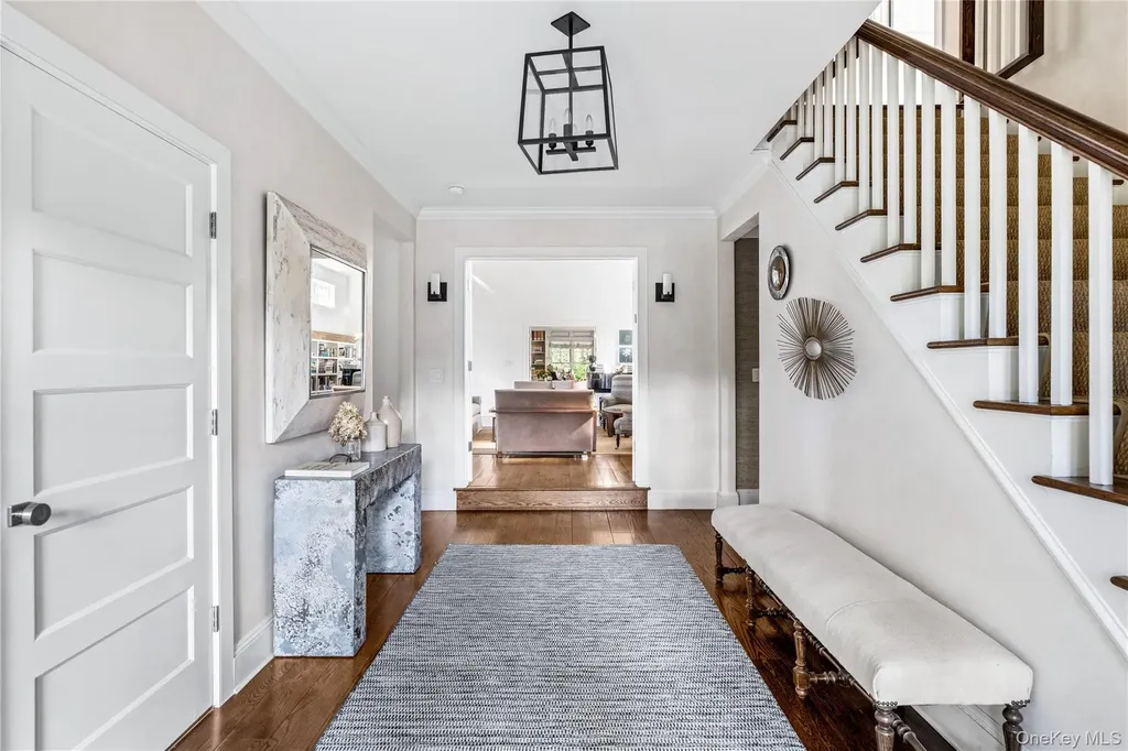 25 Soundview Lane Sands Point NY 11050