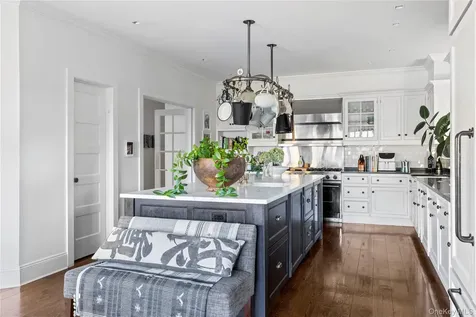 25 Soundview Lane Sands Point NY 11050