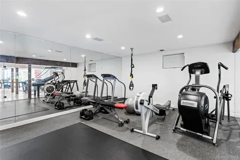 25 Soundview Lane Sands Point NY 11050