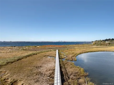 25 Soundview Lane Sands Point NY 11050